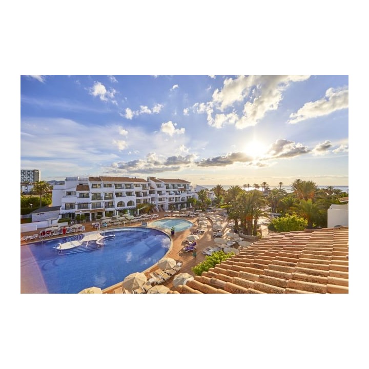 FERGUS Style Bahamas