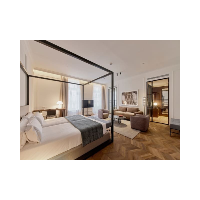 Kozmo Hotel Suites & Spa