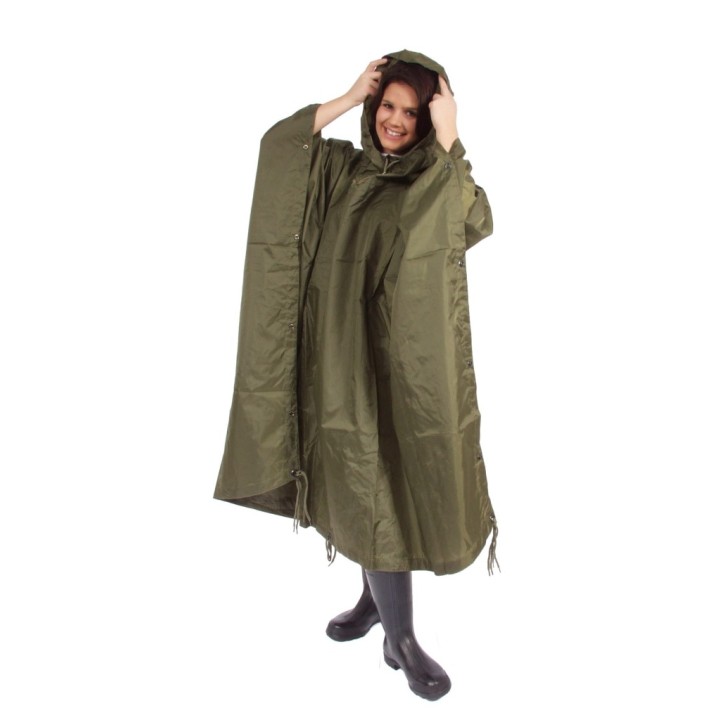 Poncho Ripstop oliv 2,1 x 1,5m (3,15m² - 7,92 €/m²)