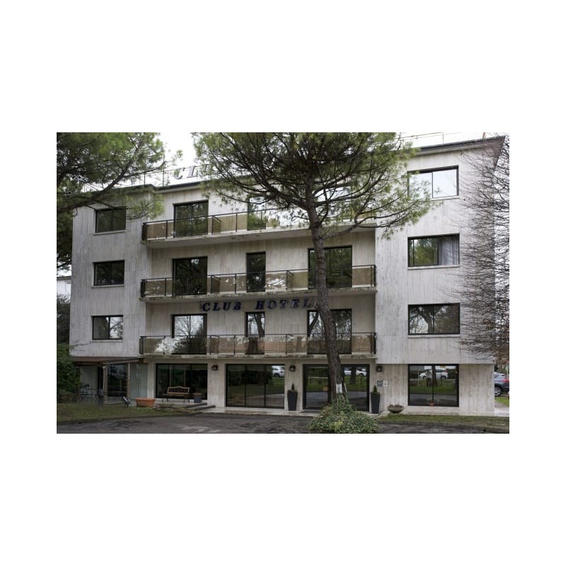 Club Hotel