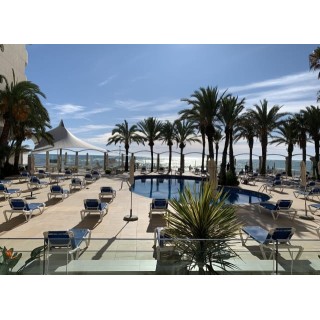 CAPRICI BEACH HOTEL & SPA