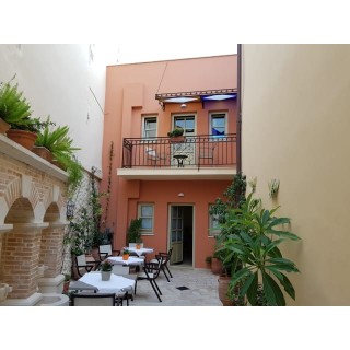 Casa Moazzo Suites & Apartments