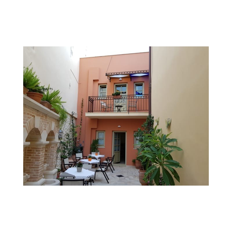 Casa Moazzo Suites & Apartments