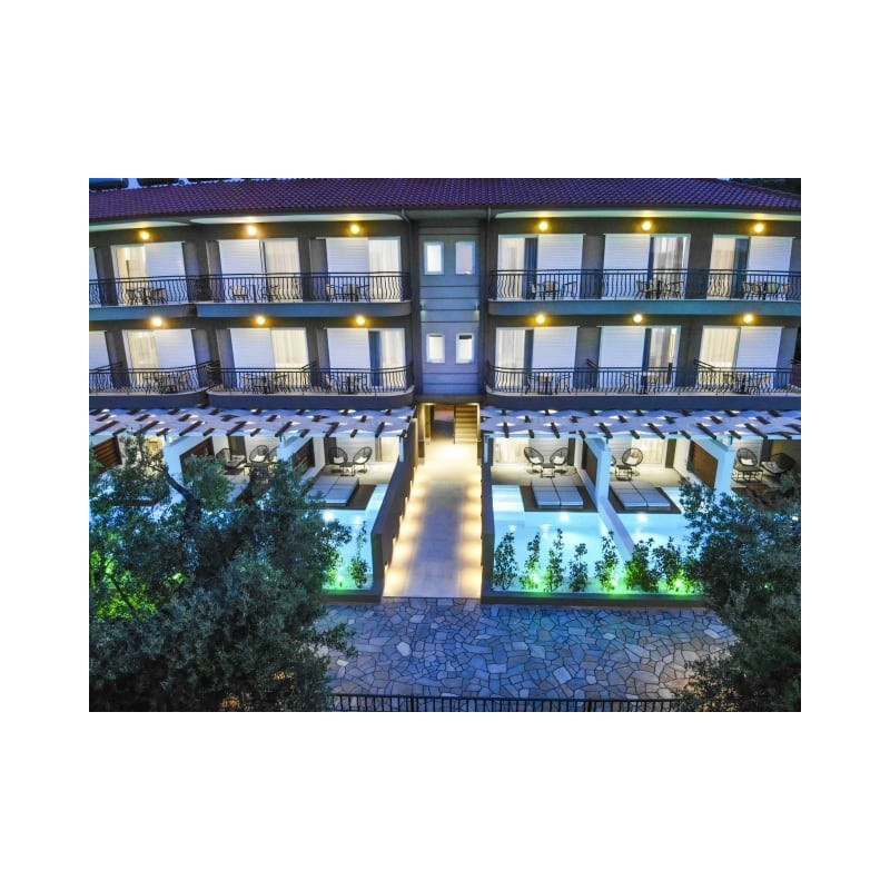 Royal Hotel and Suites