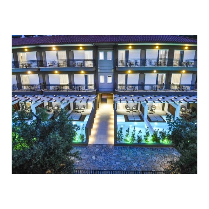 Royal Hotel and Suites