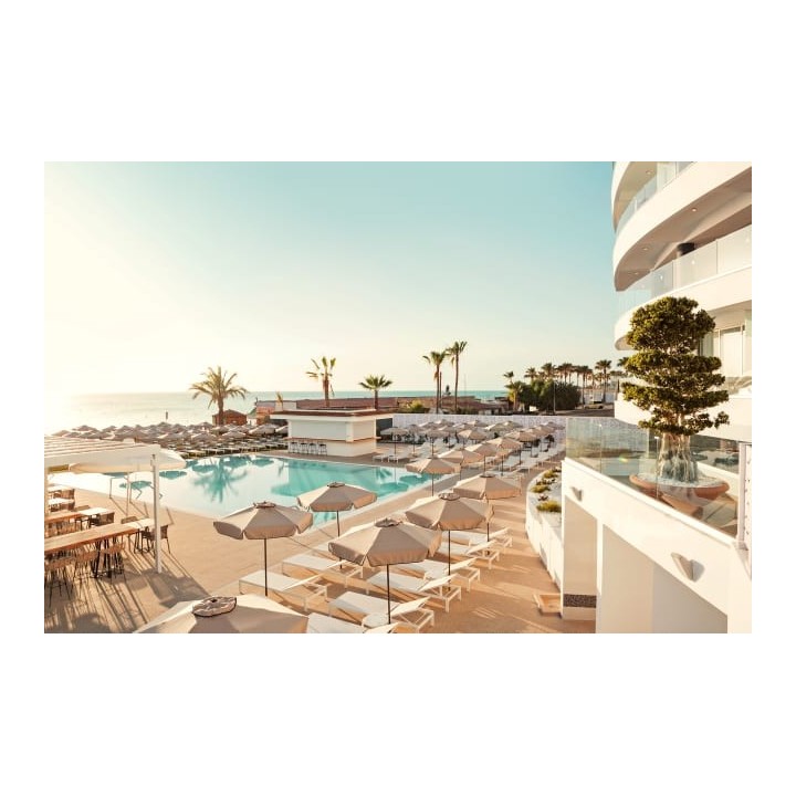 Coral Suites & Spa