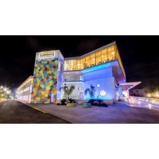 Nicholas Color Hotel