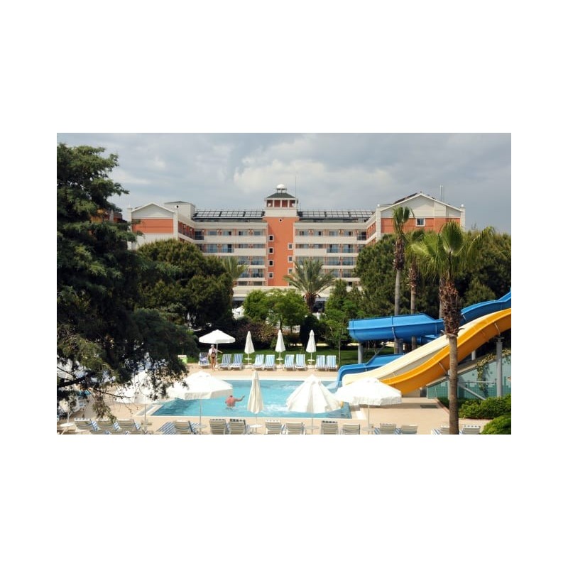 Insula Resort & Spa