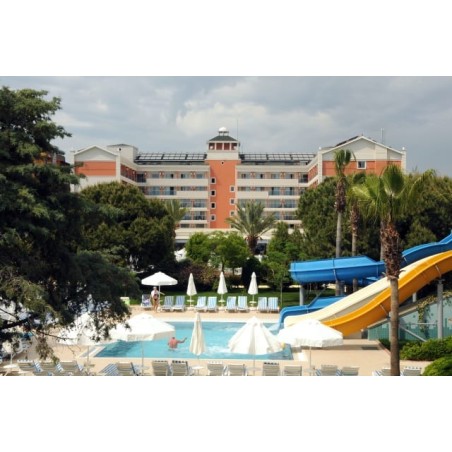 Insula Resort & Spa