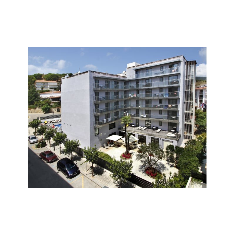 Summer Hotel
