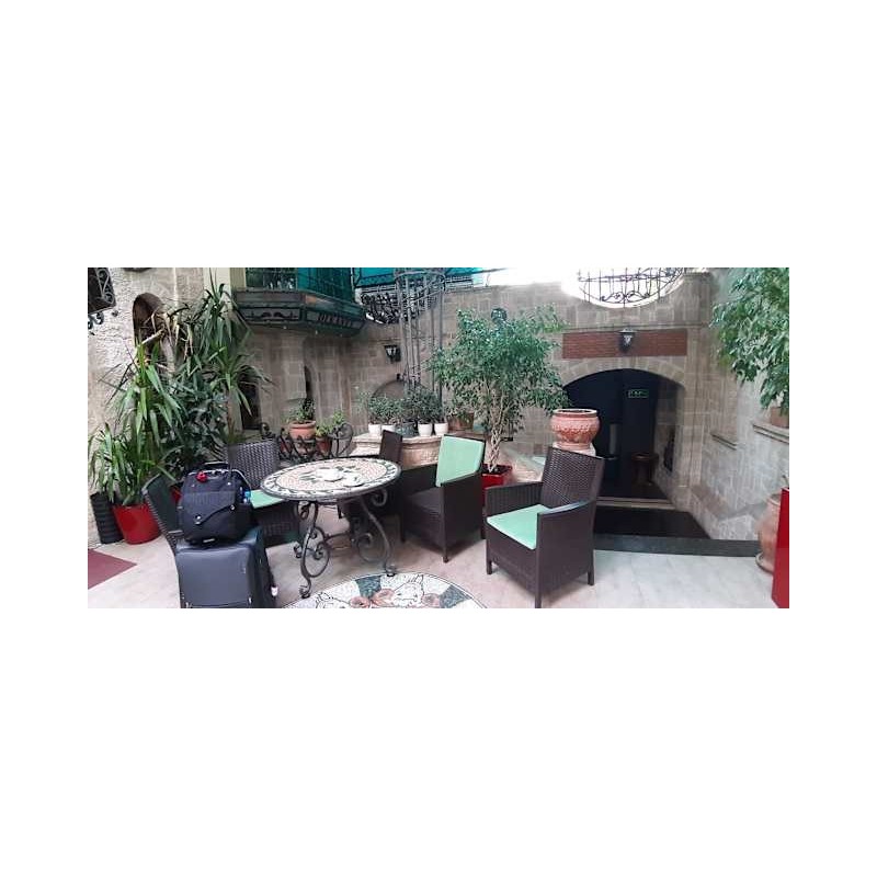 Dinasty Hotel