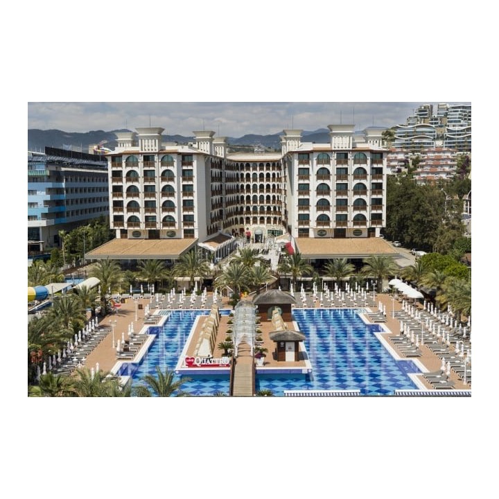 Quattro Beach Spa & Resort