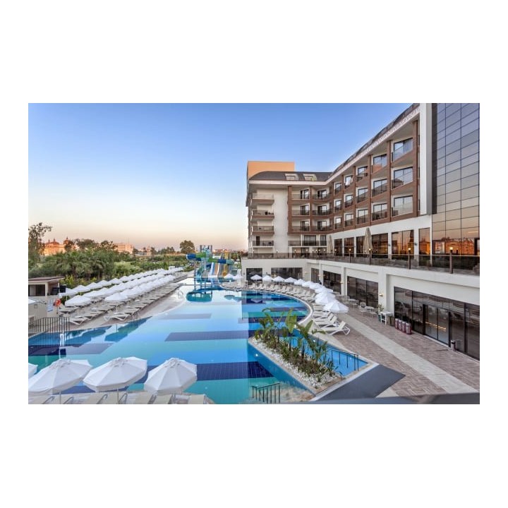 Glamour Resort & Spa