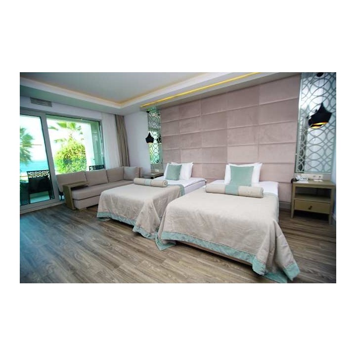 Blue Dreams Resort & Spa