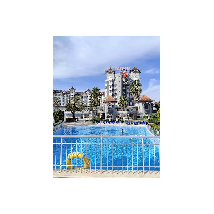 Hotel Side Serenis