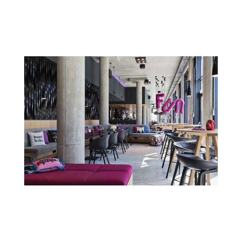 MOXY Vienna Airport