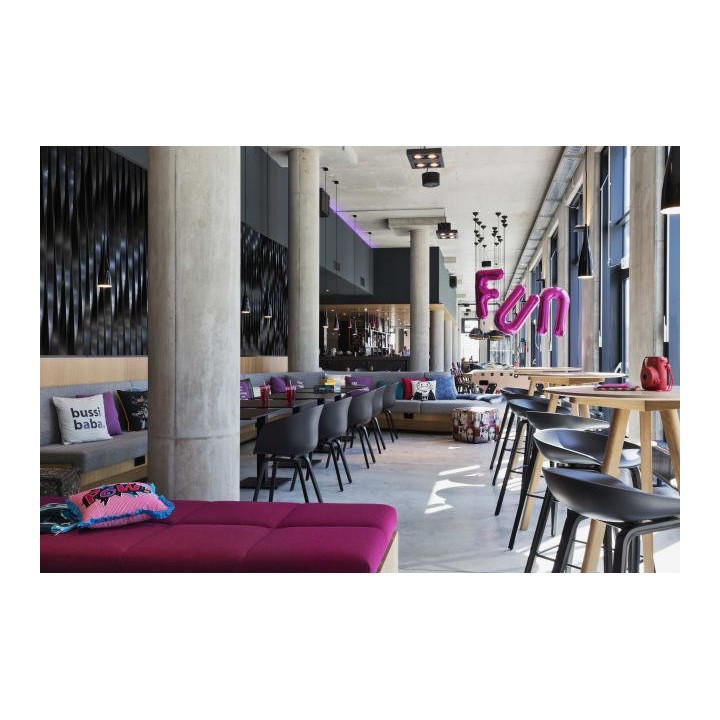 MOXY Vienna Airport