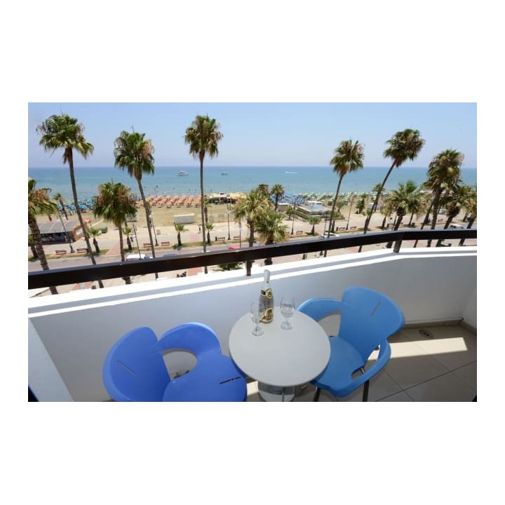 Les Palmiers Beach Hotel