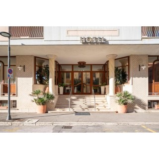Lola Piccolo Hotel