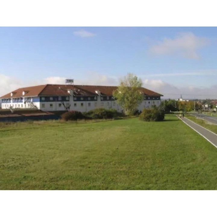 Center Hotel Drive Inn