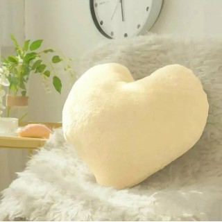 Herzkissen » Kuschelkissen 45 x 45 cm » weiches Herz Kissen » Dekokissen » Zierkissen aus Kunstfell - Creme