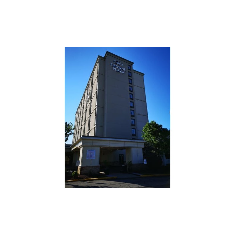 Crowne Plaza Hotel-Newark Airport