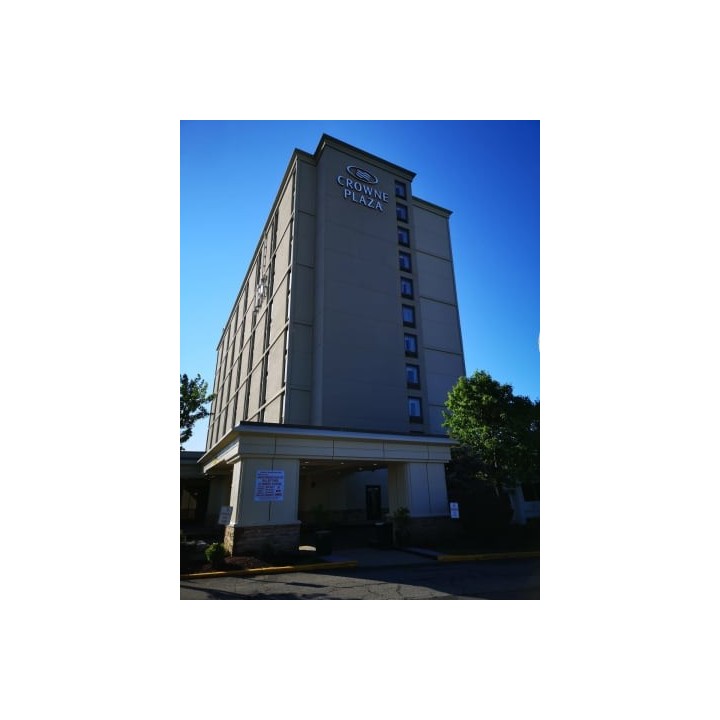 Crowne Plaza Hotel-Newark Airport