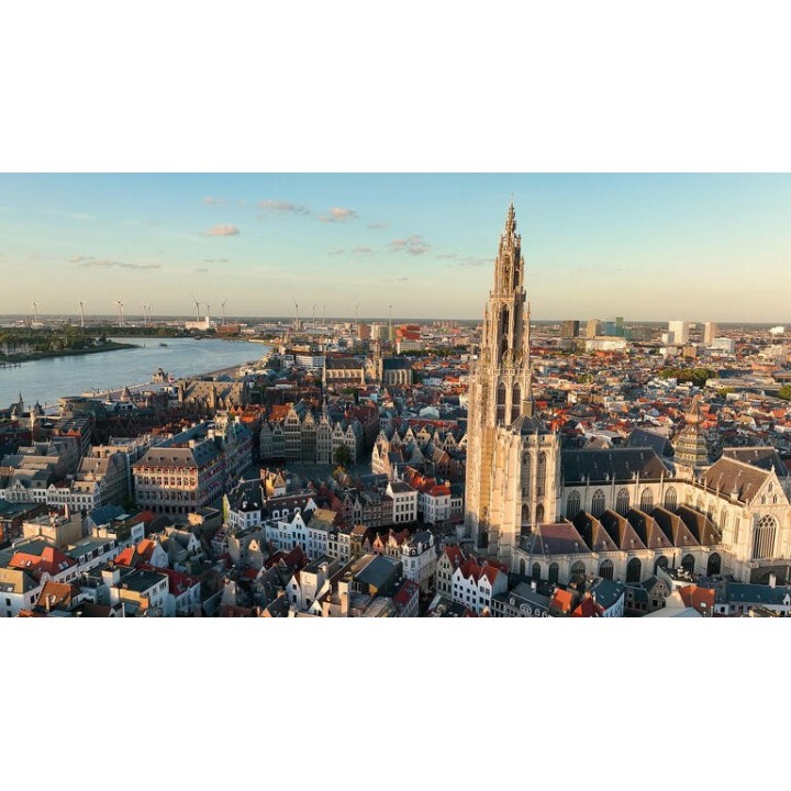 Kreuzfahrten Rhein: Flusskreuzfahrt mit MS COMPASS OPERA an/an Köln