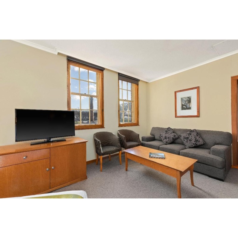 Holiday Inn Old Sydney