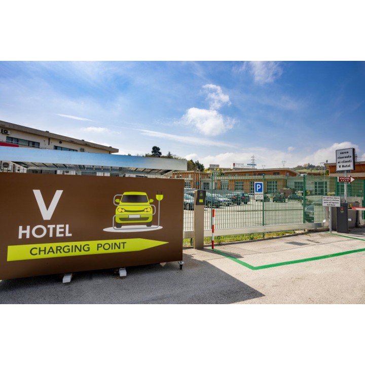 V HOTEL