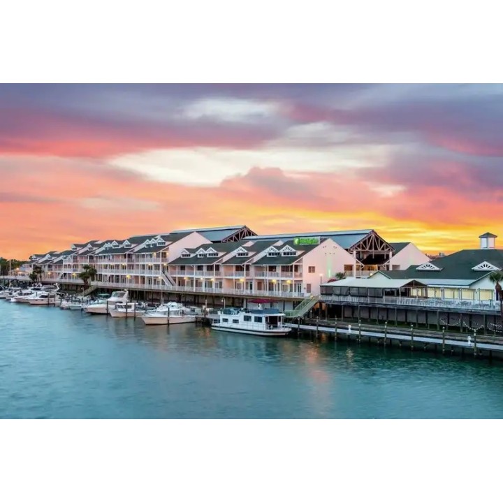 Holiday Inn Hotel & Suites Harbourside