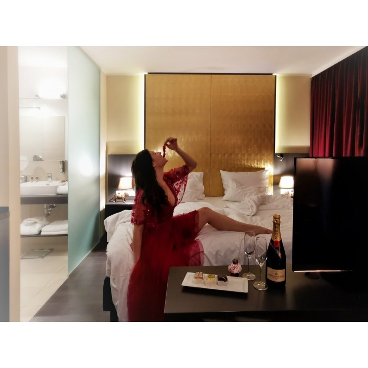 Stay & Enjoy im Amedia Luxury Suites | 1 Nacht