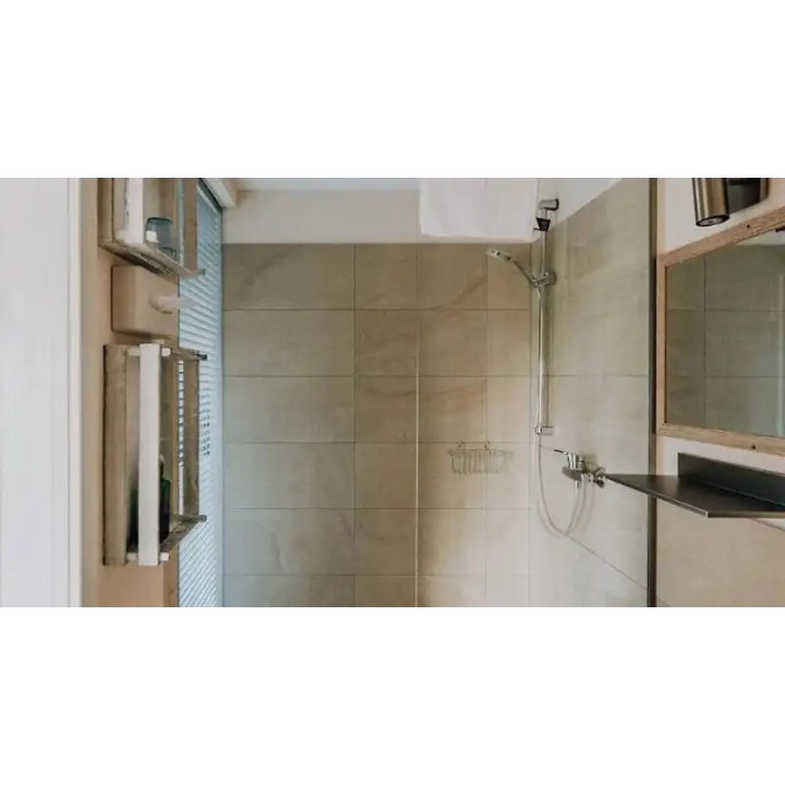 Road Stop Neandertal