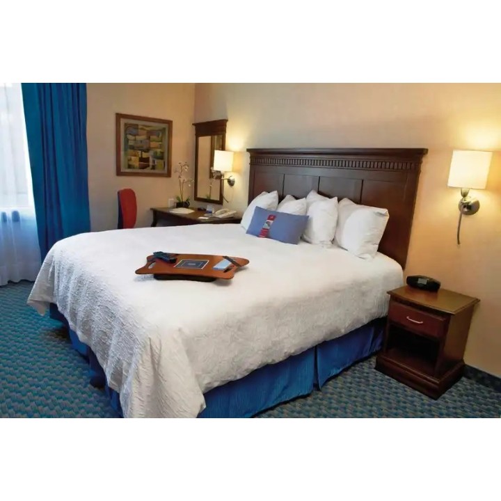 Hampton Inn & Suites