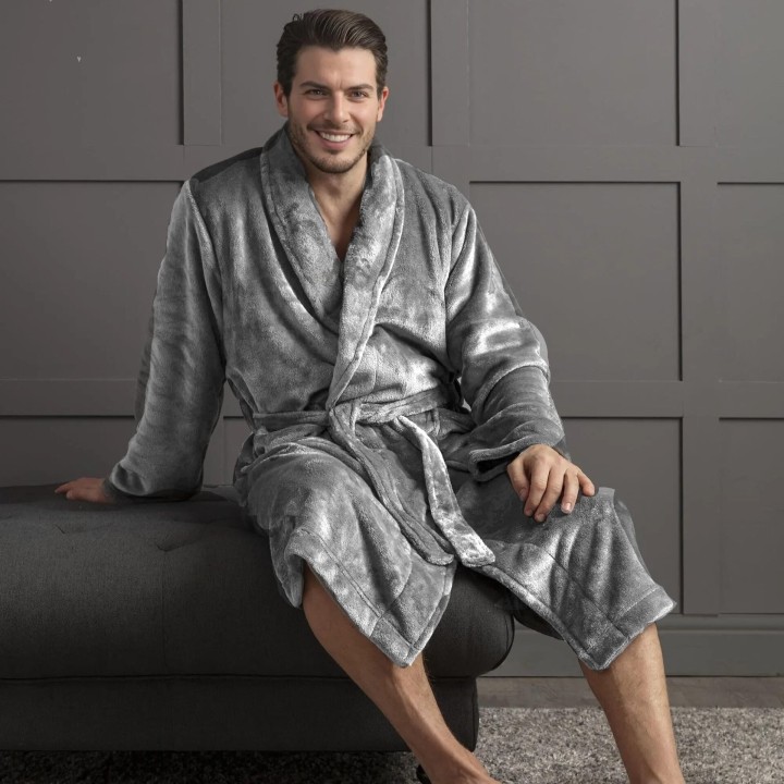 Premium Bademantel Eden » weiches Korallenfleece 350 g/m² » langer Saunamantel mit aufgesetzten Taschen » Morgenmantel 116 cm