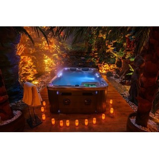 Wellness-Romantik-Erotik Whirlpool: Afrika-Dschungel-Hawaii Suite