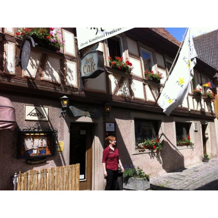 Fränkisches Weinland und Würzburg