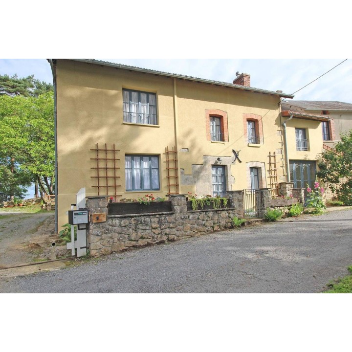 Ferienhaus in Folles ab 49€ pro Nacht