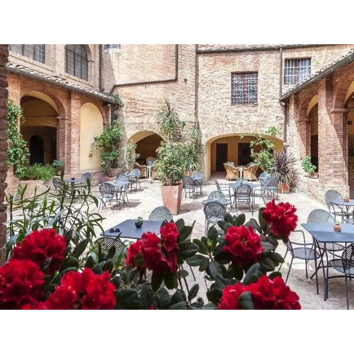 Il Chiostro Del Carmine