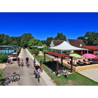 Camping Le Plein Air Des Bories