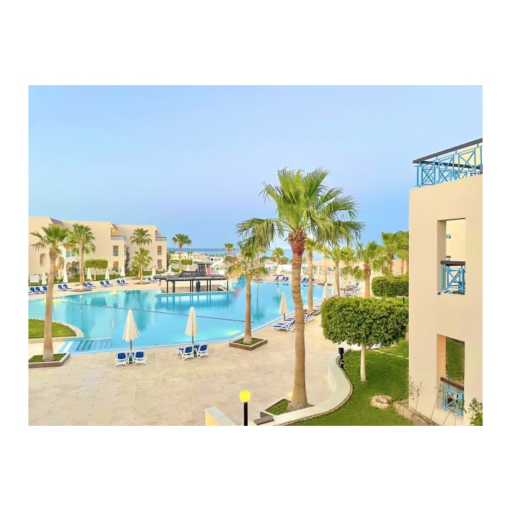 Ivy Cyrene Island Aqua Park Resort