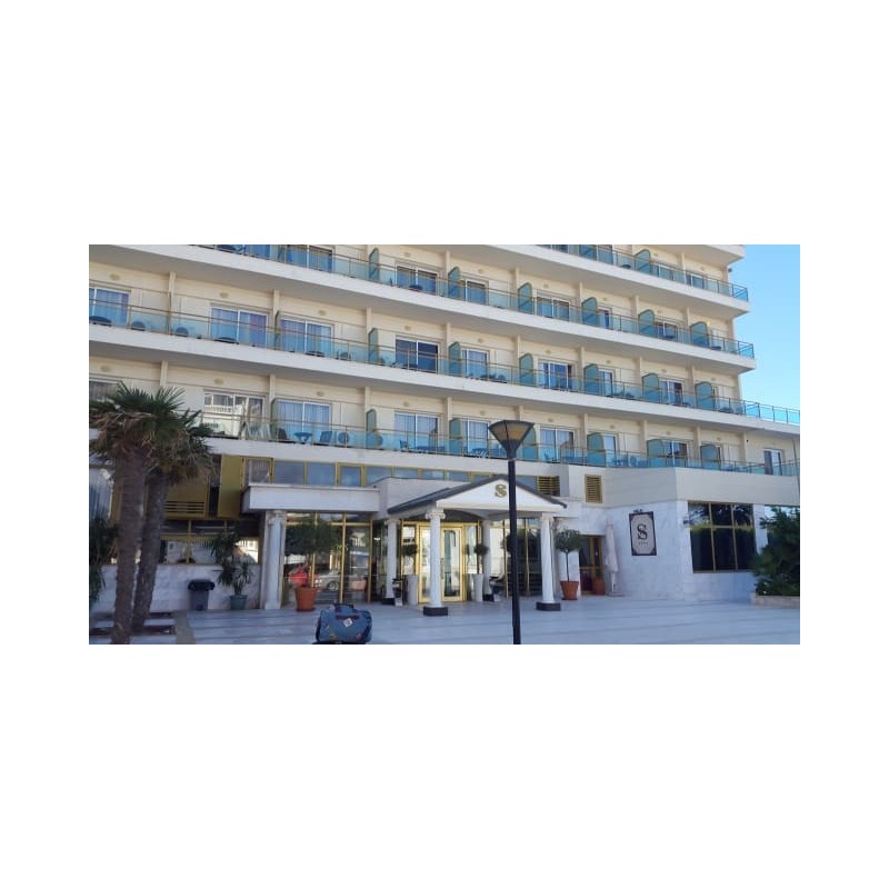 Santa Beach Hotel