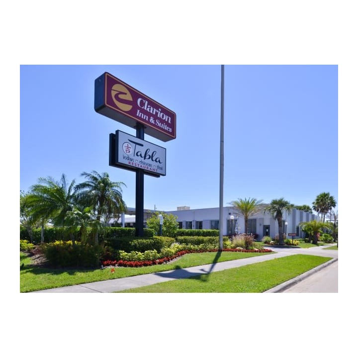 Clarion Inn & Suites Across From Universal Orlando Resort Hotel