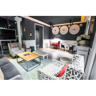 Petit Palace Lealtad Plaza