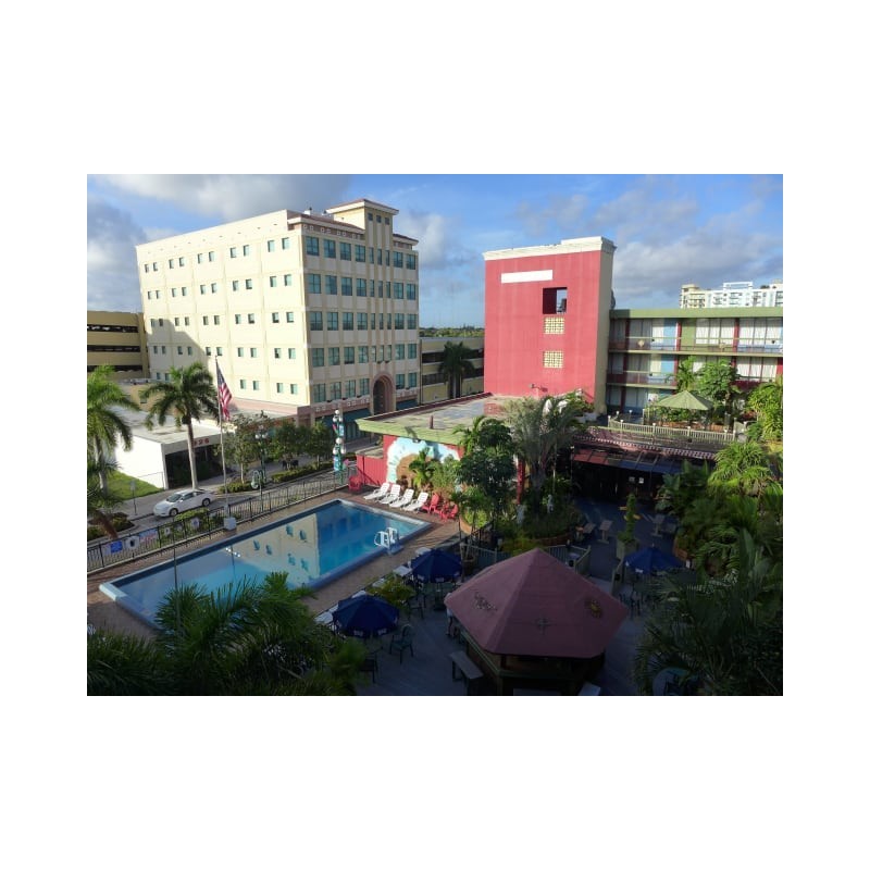 Ramada Downtown Hollywood  Hotel