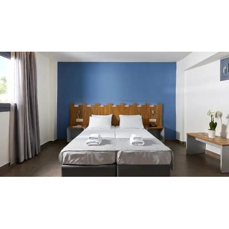 Pollis Hotel