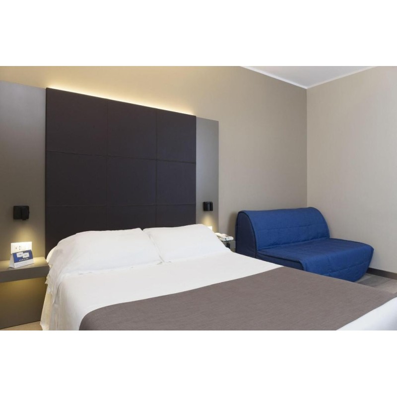 City Hotel & Suites