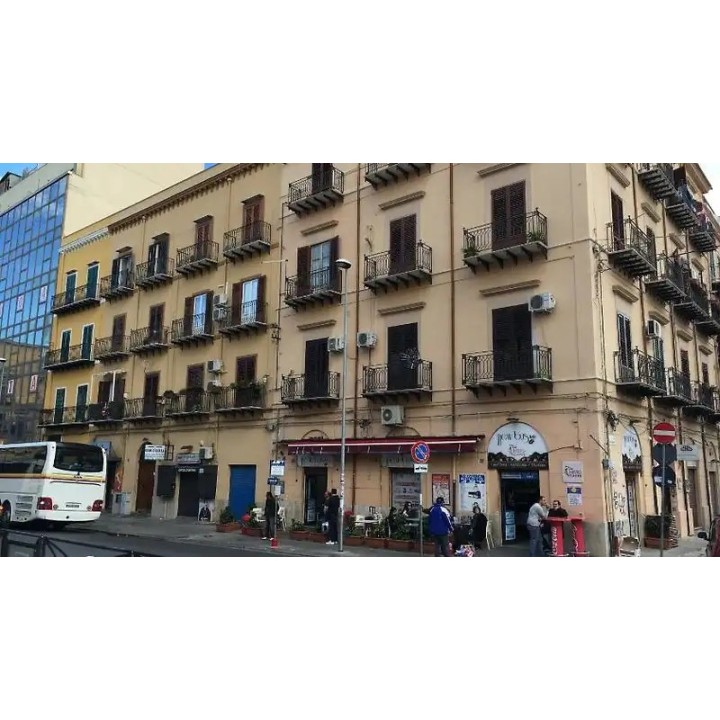 Room & Breakfast Zero