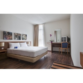 Köln Bonn - Vilaseca - Crisol Quality Reus