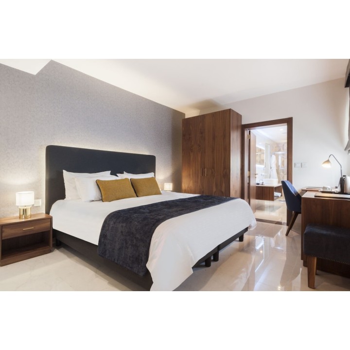 Düsseldorf - San Lawrenz - The Duke Boutique Hotel